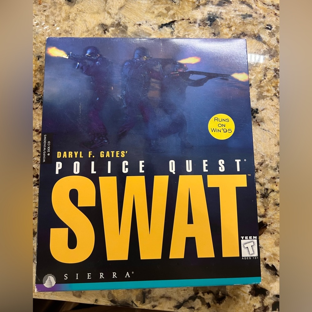 VINTAGE. Police quest SWAT game. Windows 95